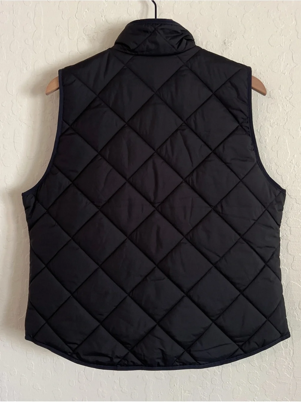 J.Crew Excursion Diamond Quilted Full Zip Vest Large Black Gold Preppy Pockets